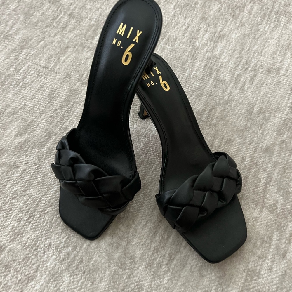 DSW black heels